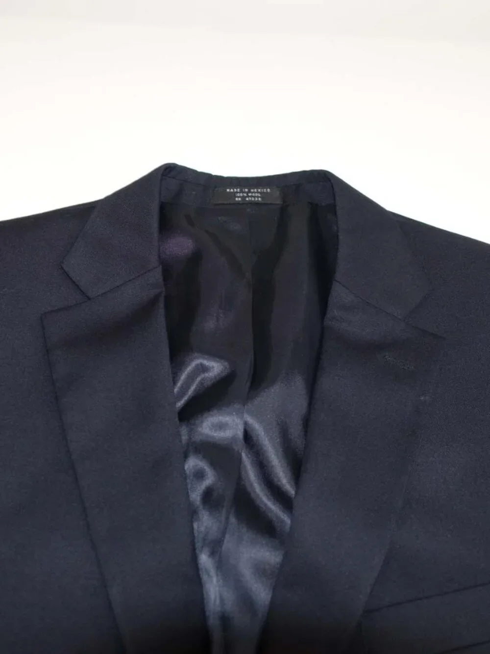 Tommy Hilfiger Men's 2 Button Suit Size 42 Long 35 x 31 Navy Blue 100% Wool 42L